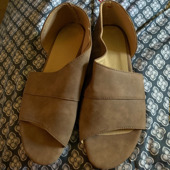 Sandals EURO 41 - Picture 1 of 5